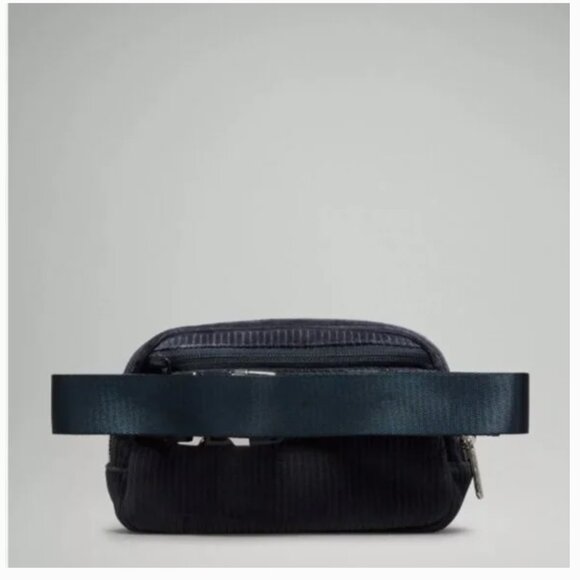 Lululemon | Everywhere Belt Bag 1L Corduroy NWT - Picture 4 of 8
